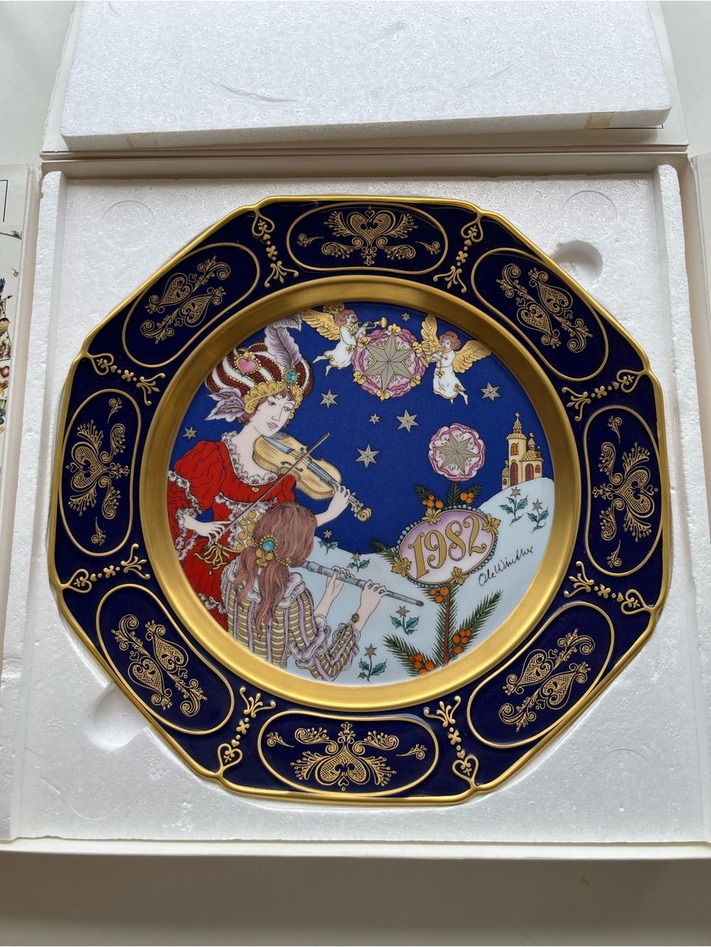 1982 Hutschenreuther Germany Weihnachts-Teller ‘82 Christmas Plate